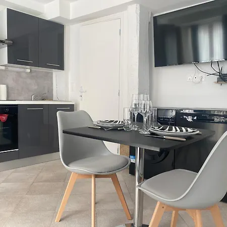 Apartment Superbe T1 Atypique - 007
